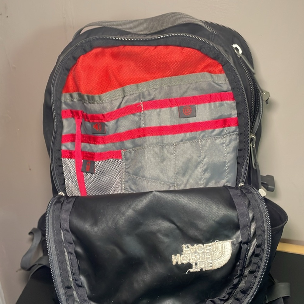 The north face backpack - Picture 5 of 6